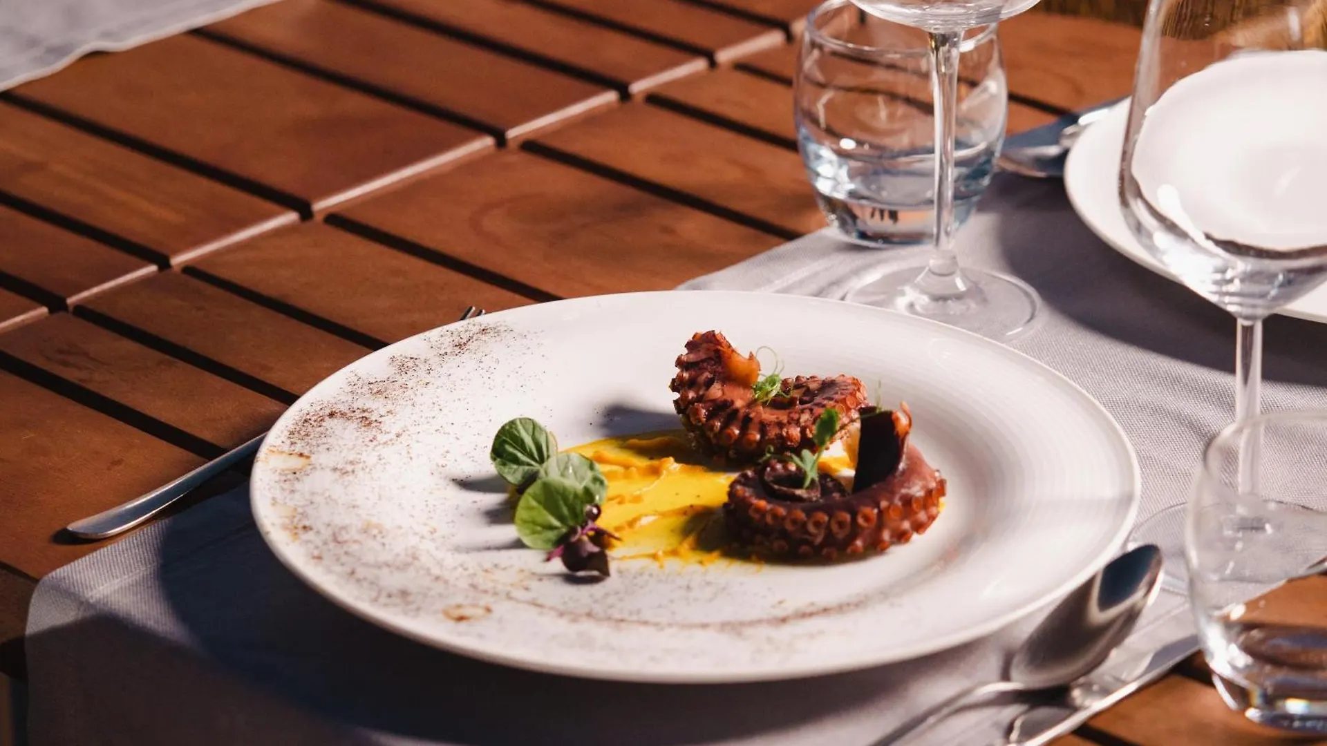Nobus Hotel & Spa Vlore