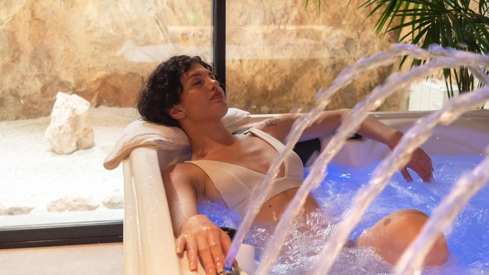 Nobus Hotel & Spa Radhimë