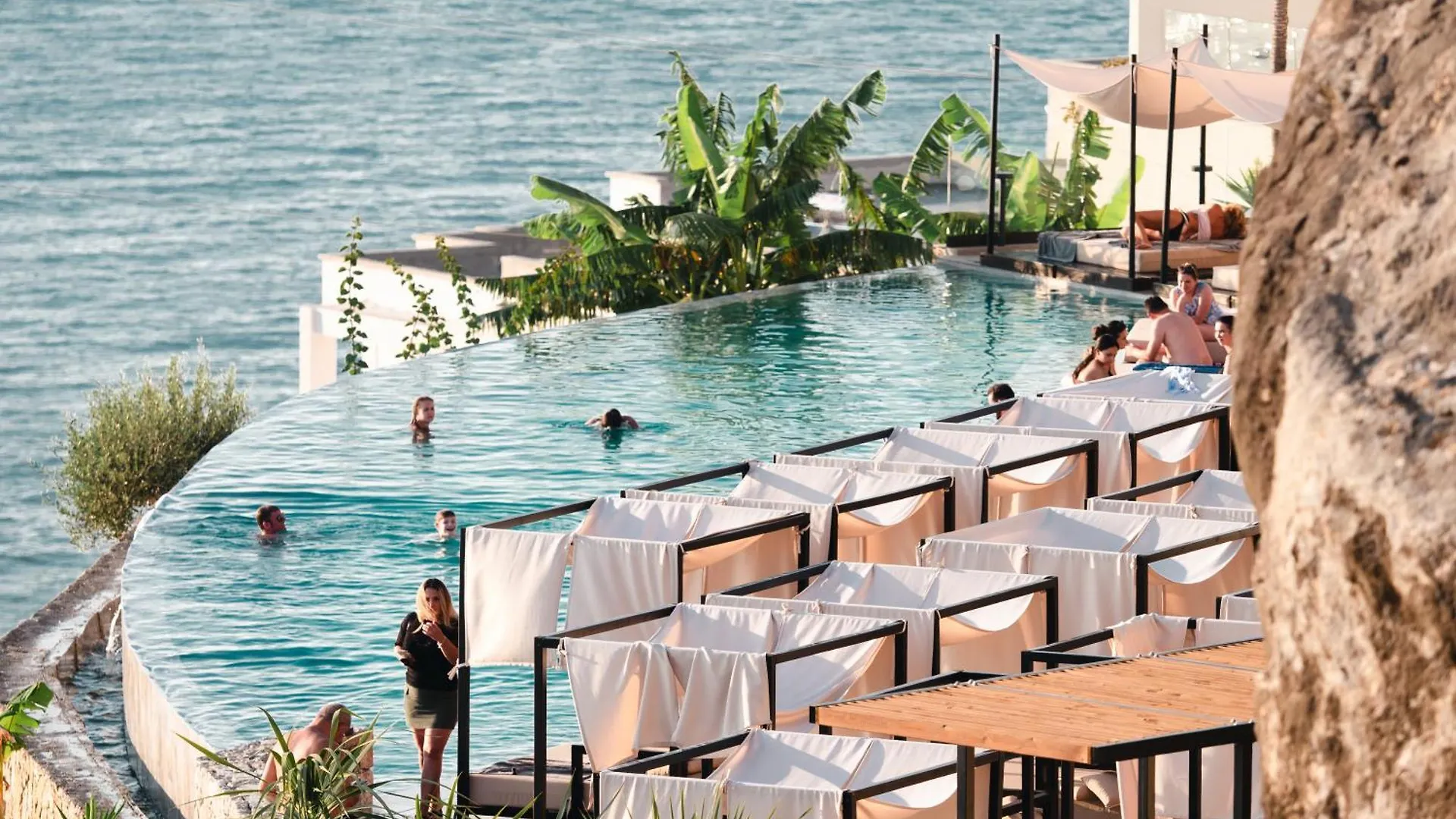 Nobus Hotel & Spa Radhimë