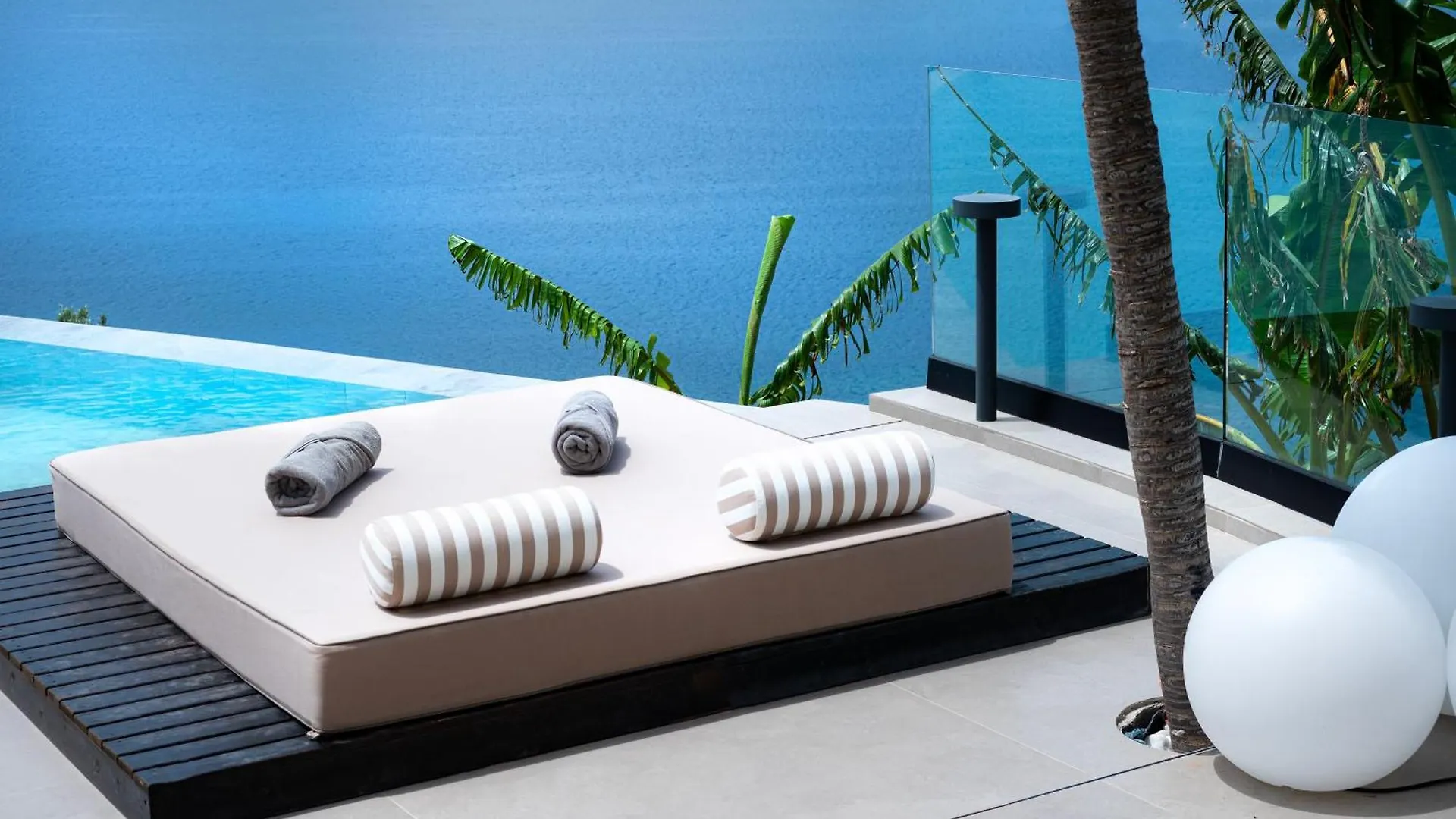 Nobus Hotel & Spa Vlorë 4*,  Albanien